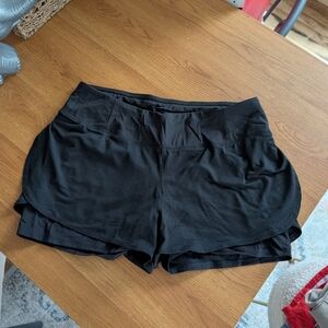 calla running shorts